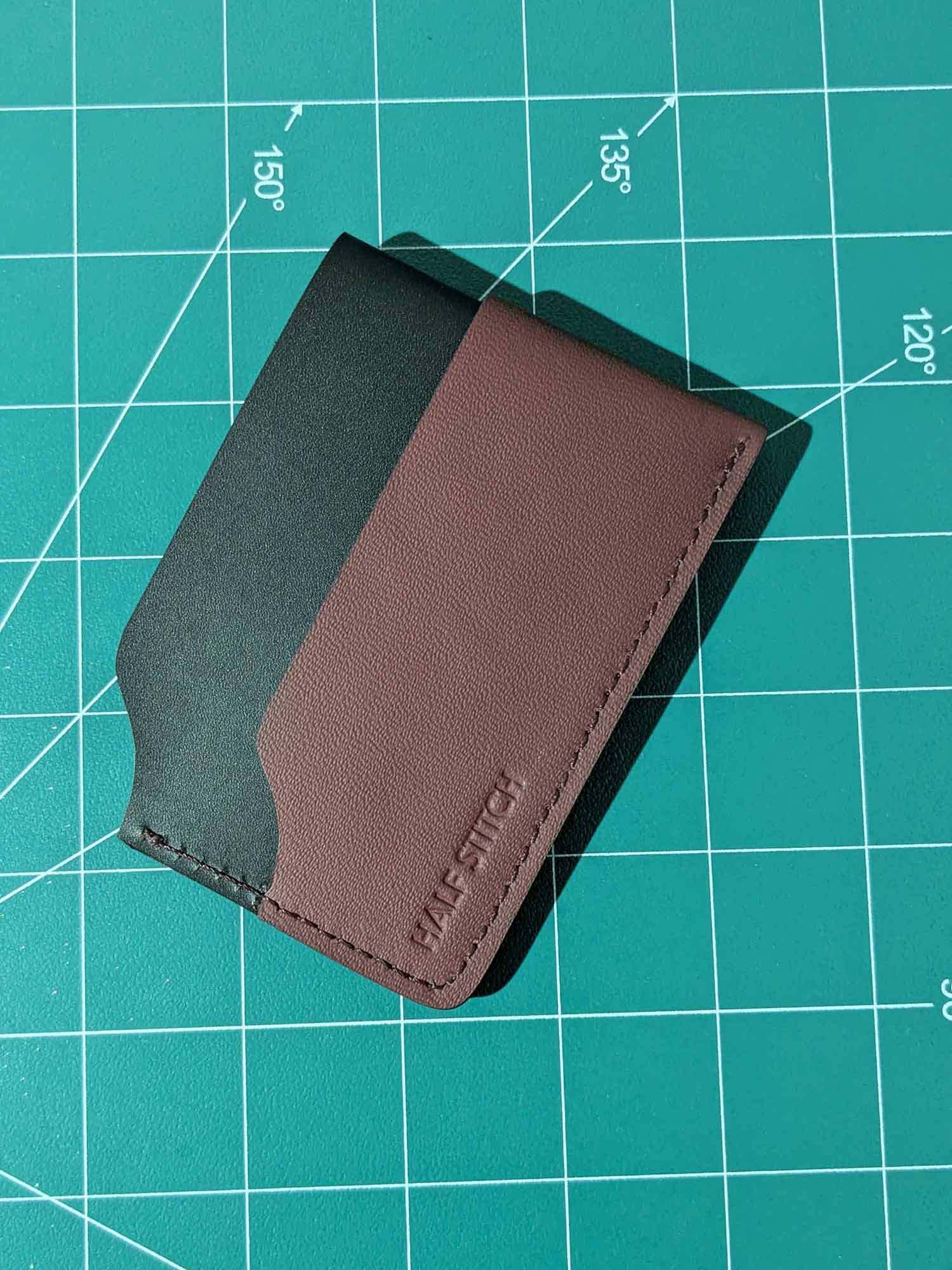 Essential - Card Holder