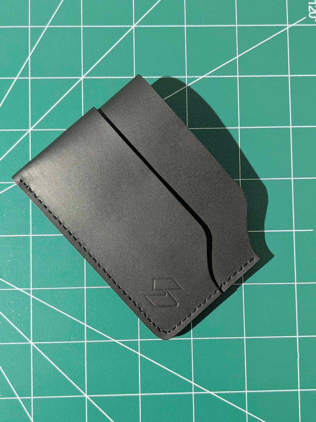Essential - Card Holder