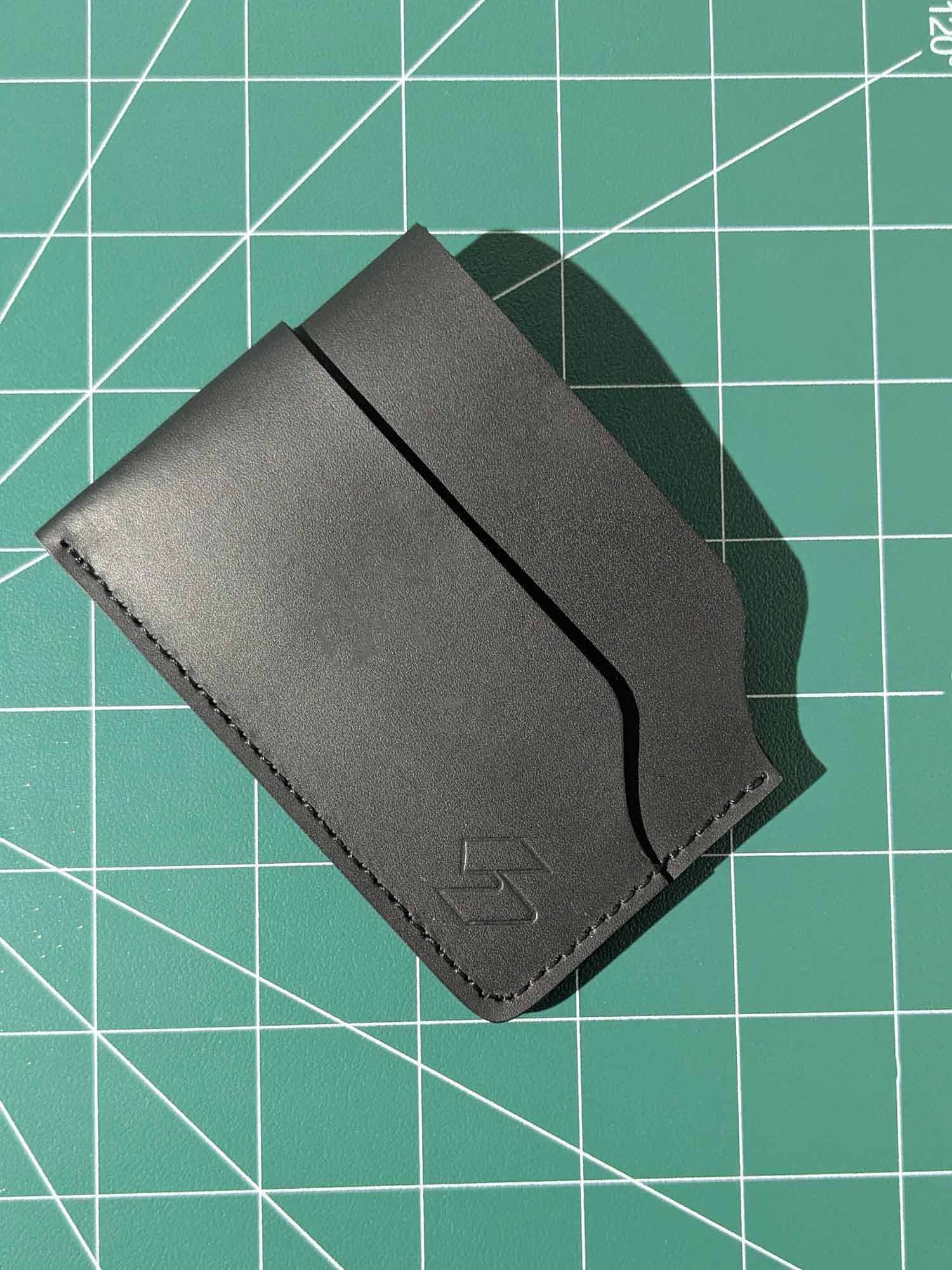 Essential - Card Holder