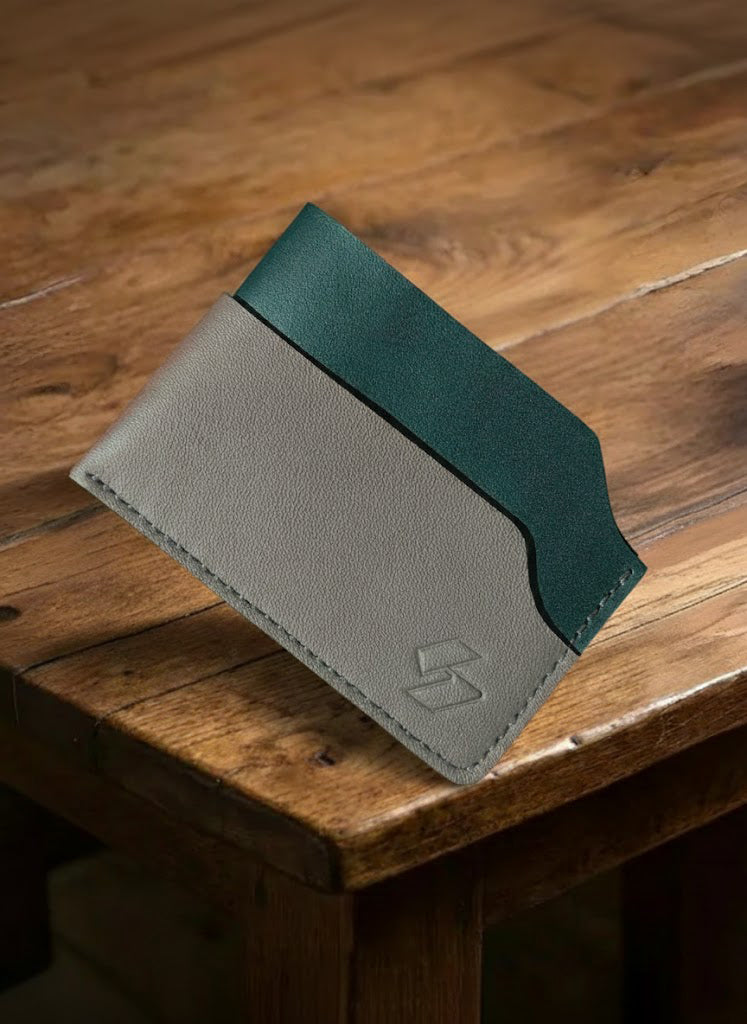 Essential - Card Holder