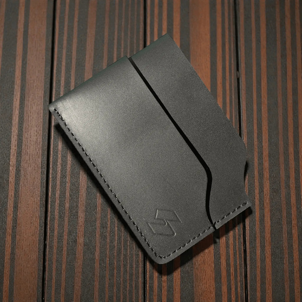 Essential - Card Holder