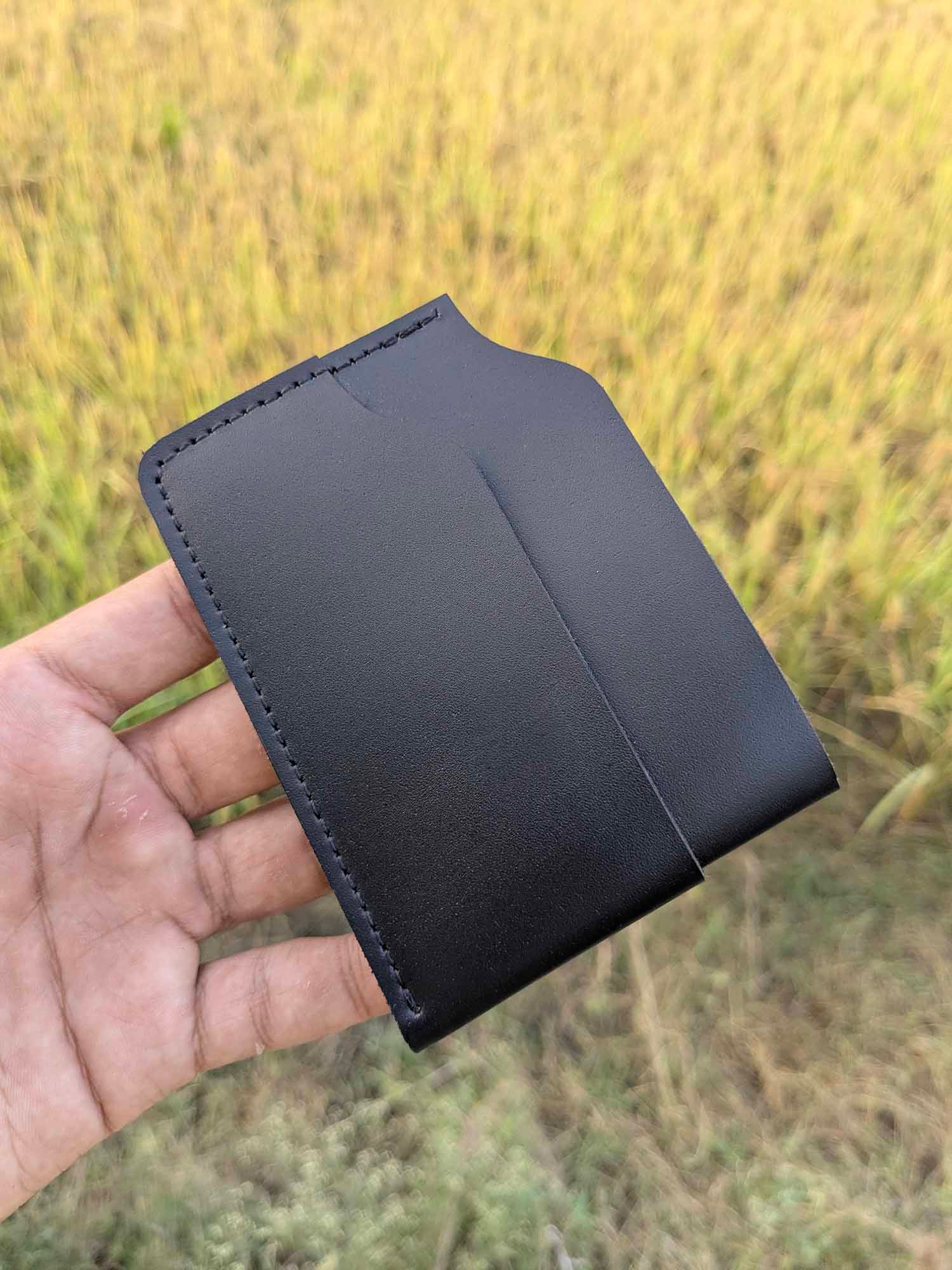 Essential - Card Holder