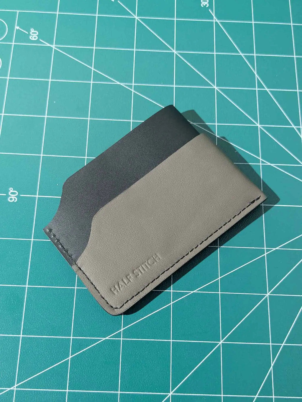 Essential - Card Holder