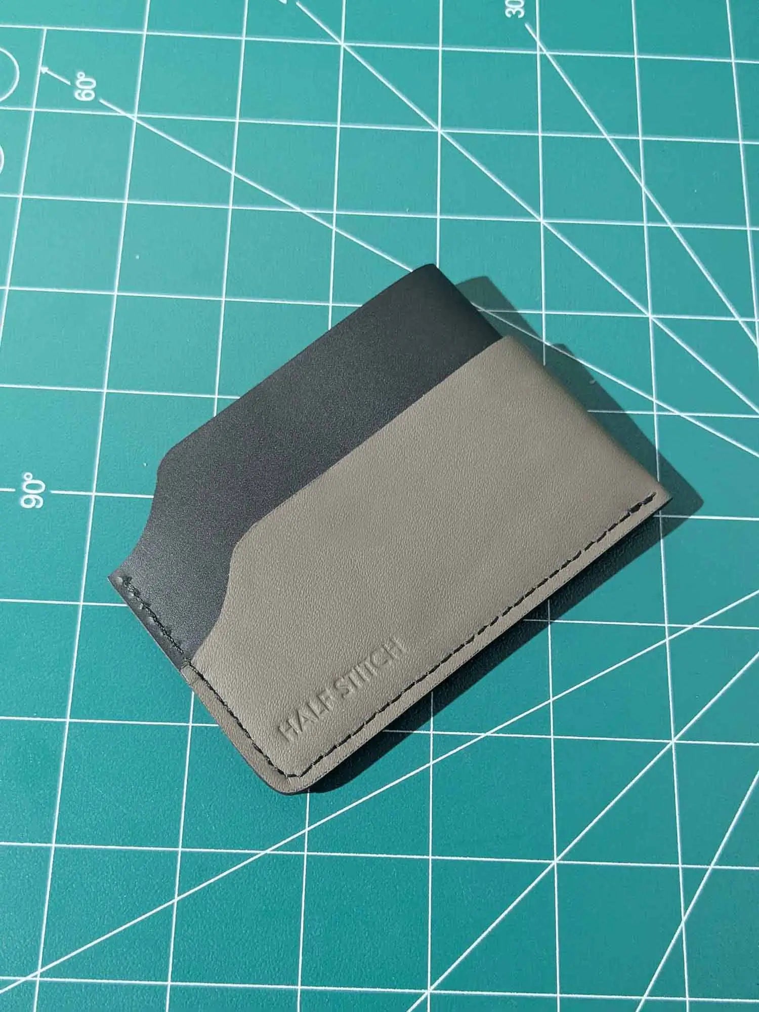 Essential - Card Holder