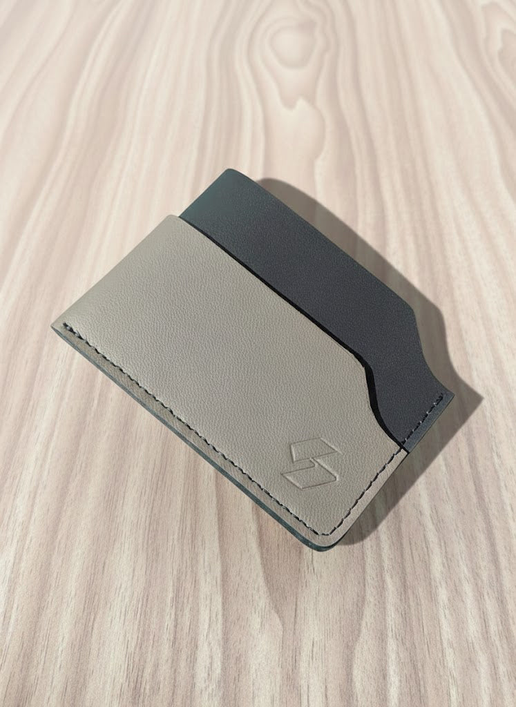 Essential - Card Holder